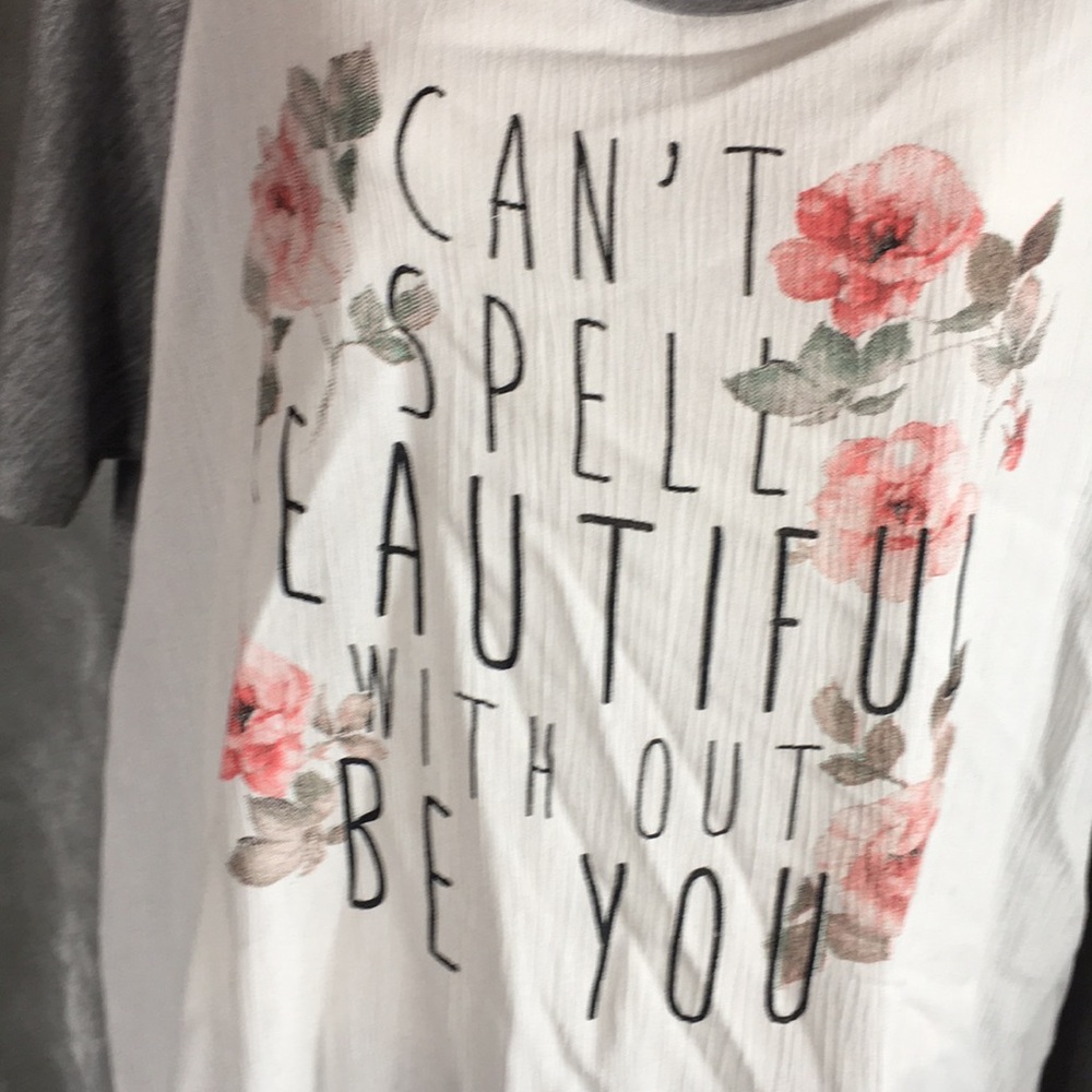 Beautiful TShirt with Floral Detail Hi/Low - Picture 2 of 6